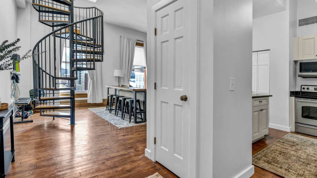 Downtown Cleveland Apartment | NEW Stylish Downtown Stay | City Views + Rooftop