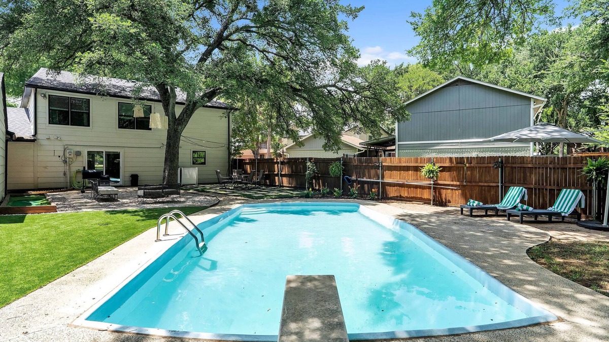 Flower Mound House | NEW! Stylish Flower Mound Home with Private Pool