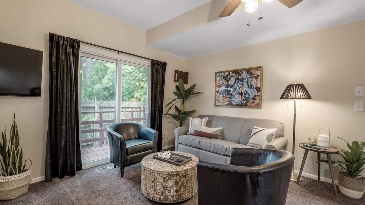 College Heights Apartment | NEW! Stylish Sanctuary Near EMU: Ideal for Med Students