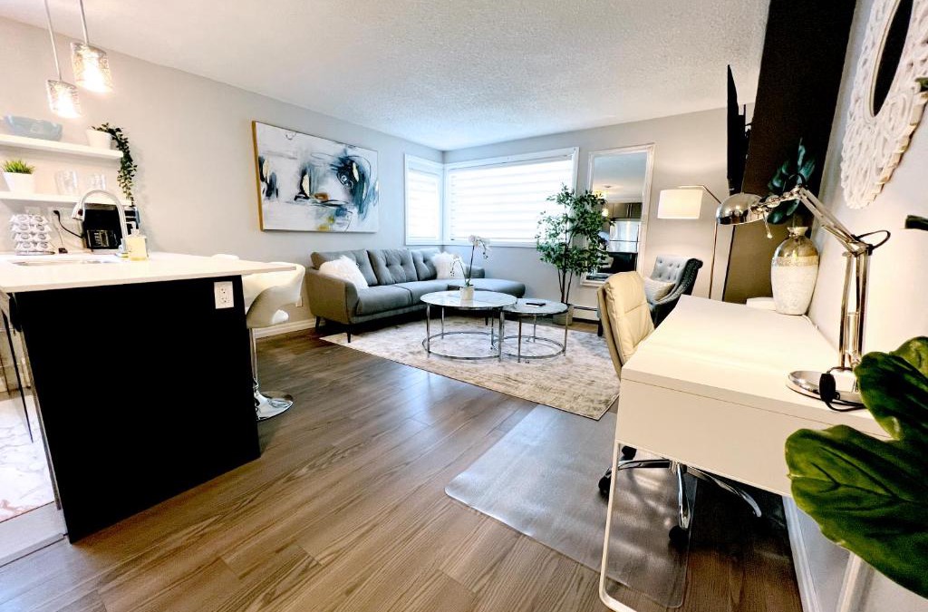 South London Apartment | *NEW: Stylish Wortley 1BR Suite