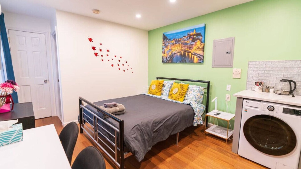 Hawthorne Apartment | New! Suite near Rittenhouse Square