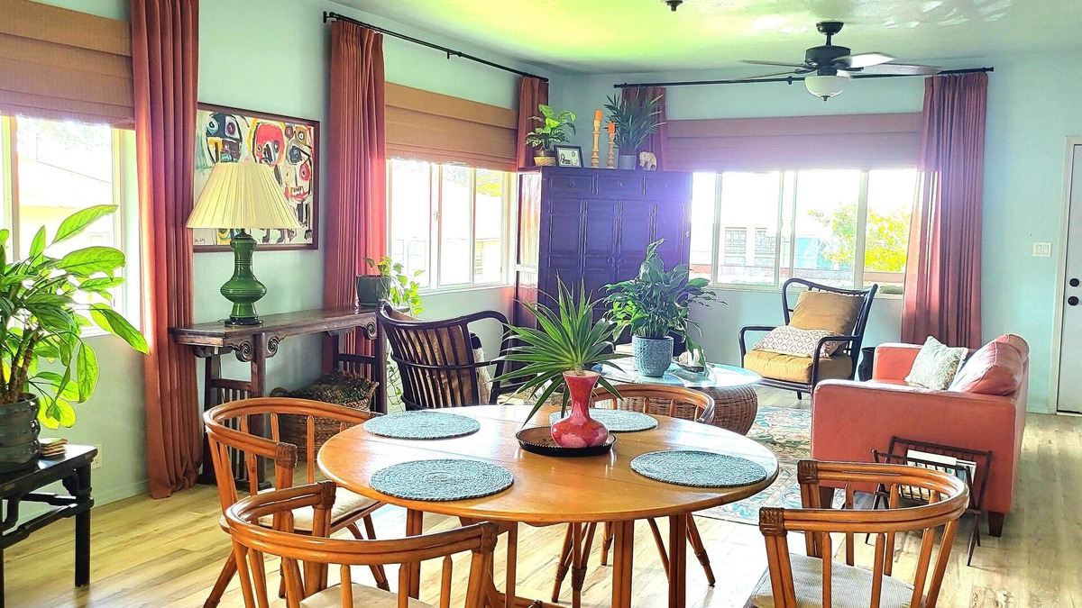 Hilo House | NEW! Sunrise House - Walk to Bayfront shops and dining. Vintage Hawaiian charm!
