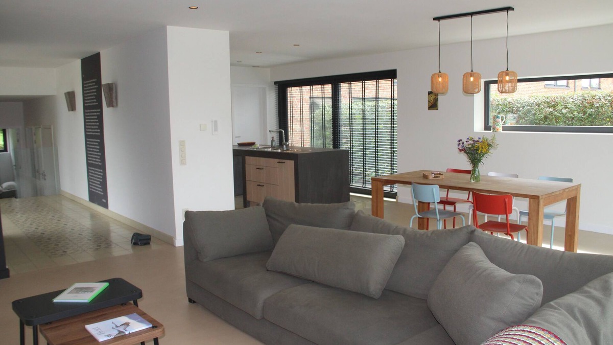 Sinaai House | New: super cozy new home with great views