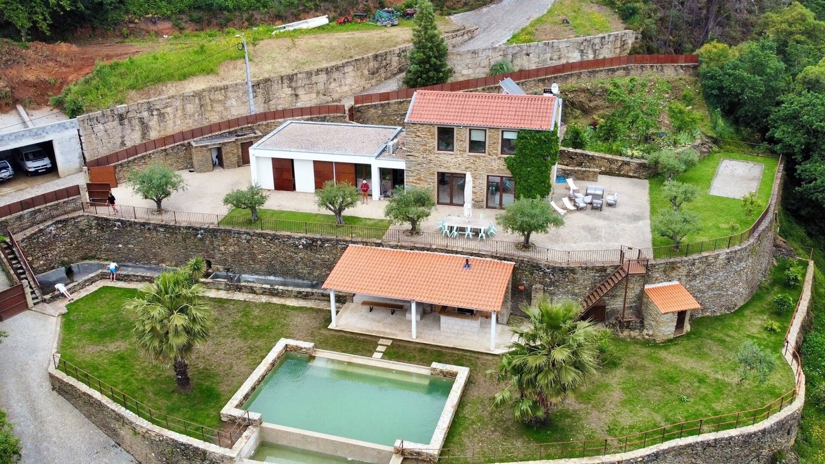 Gondomar Villa | New! Superb 6-bedroom stone house on the Douro, 20 minutes from Porto