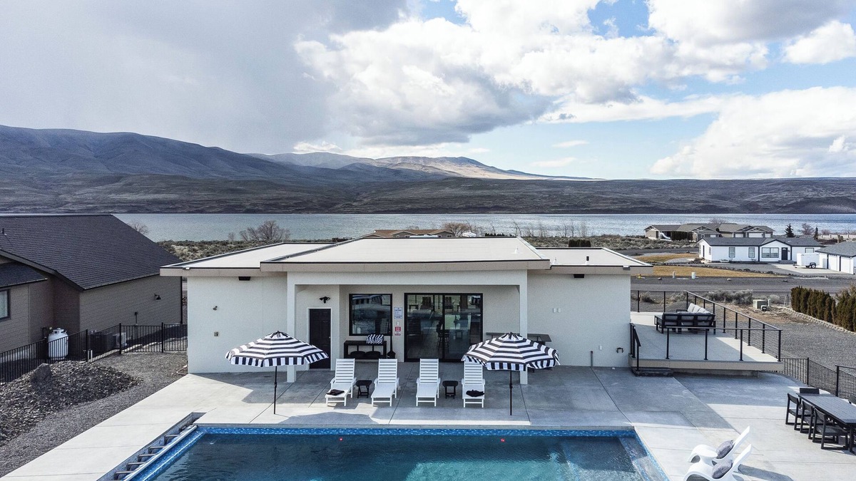 Desert Aire House | New! The 19th Hole at Desert Aire