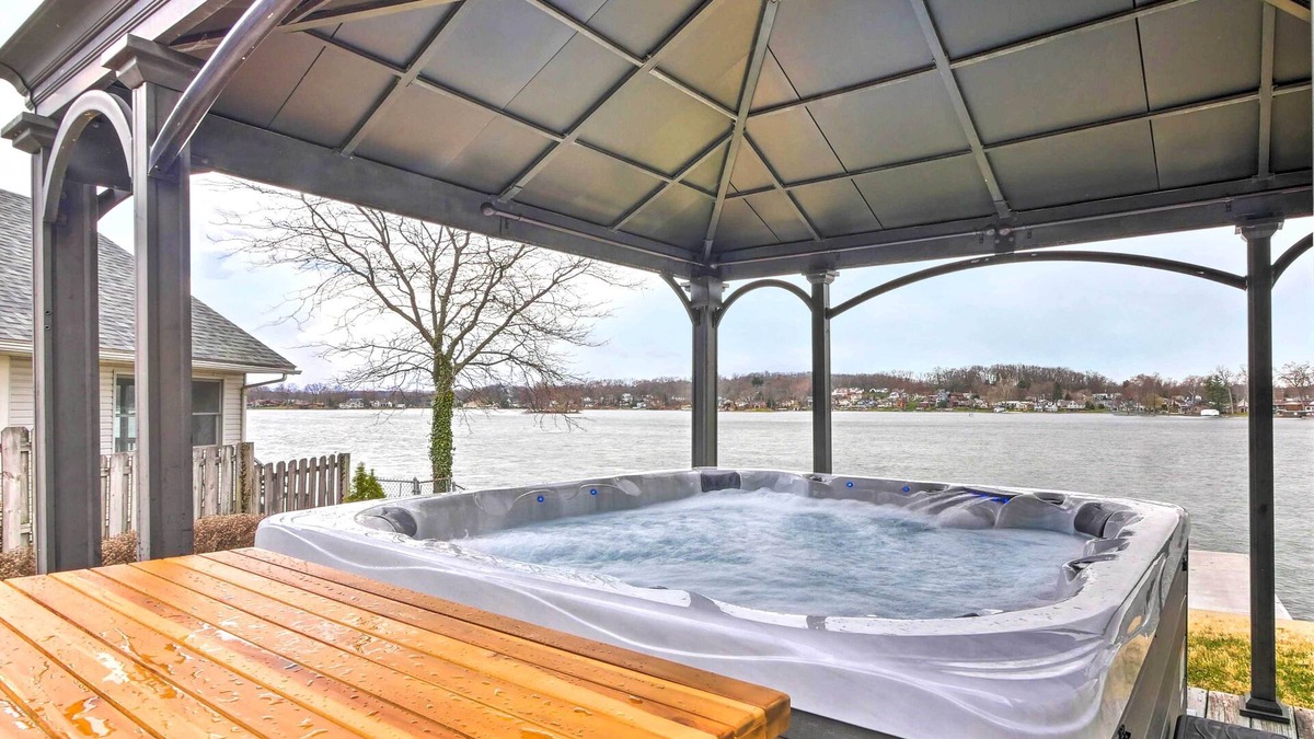 Portage Lakes House | NEW! 'The Docks @ Waterside' Lake Home w/ Hot Tub!