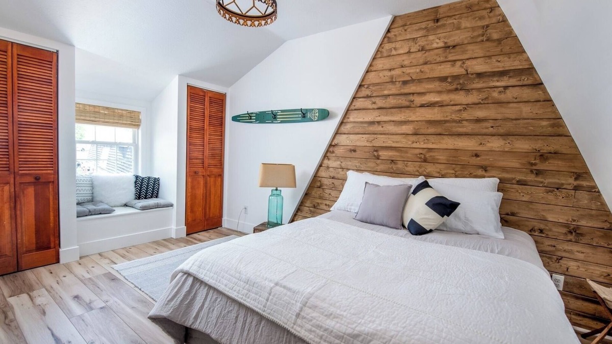 Russells Point Cottage | NEW! ❤️ The Pointe House ❤️ LAKE VIEW and BOAT DOCK