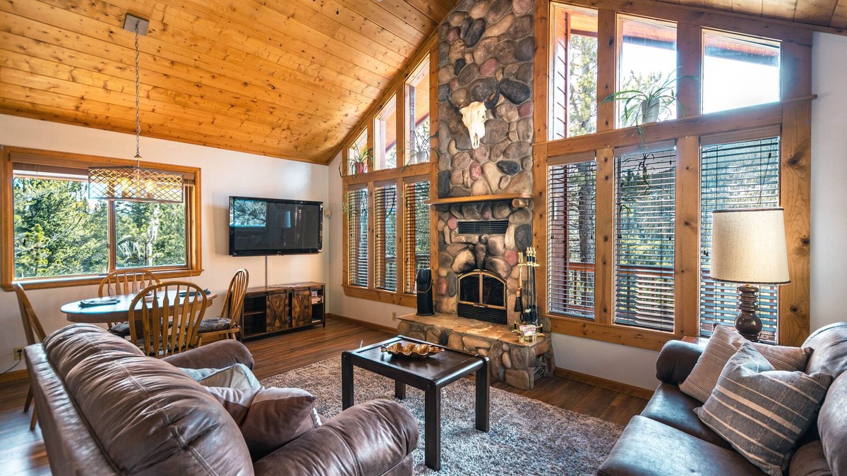 Saint Mary's Ski Chalet | NEW! The Winterland Chalet with Barrel Sauna