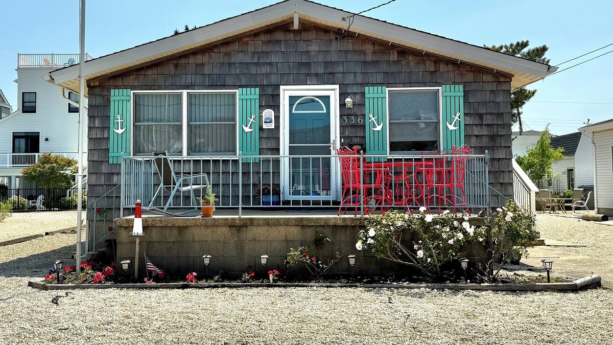Surf City House | NEW-Three-bedroom, 1.5-bath retreat plus an outdoor shower for up to 8 guests.