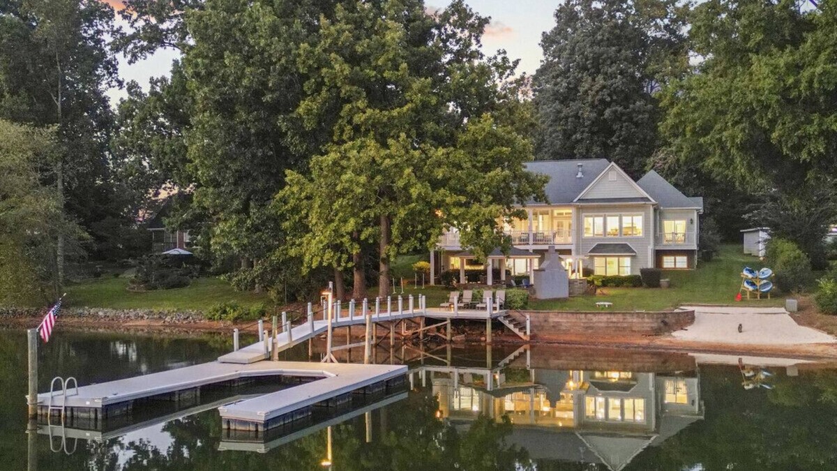 Mount Mourne House | New to Lake Norman! Private Beach and Sunset Views