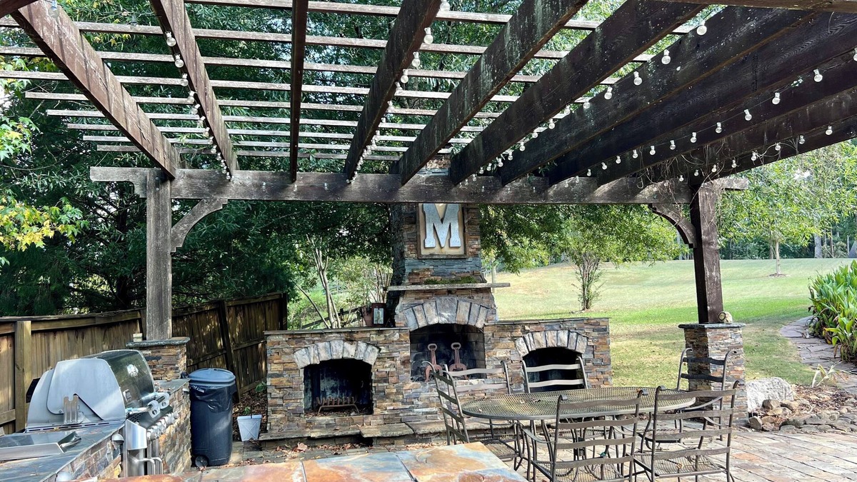 Coker House | New to the market and available for all BAMA games.