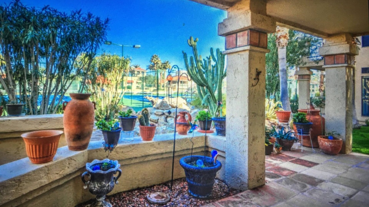 Scottsdale Ranch Condo | NEW TO THE RACQUET CLUB! LOCATION LOCATION LOCATION!