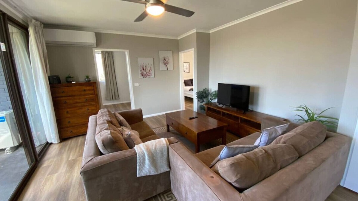 Holder Apartment | New to VRBO: Family friendly 4BR Townhouse near Mt. Stromlo