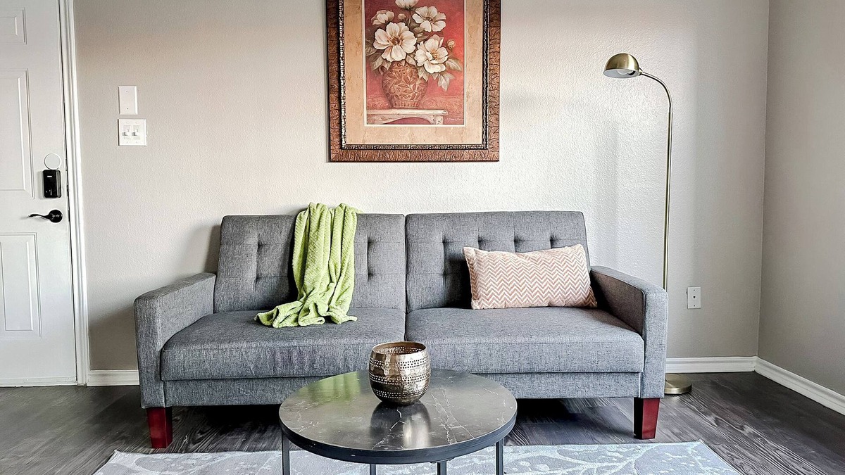 South Side Apartment | New to Vrbo Sleepover Attractive 1BA/1BA + Gym - Corpus Christi