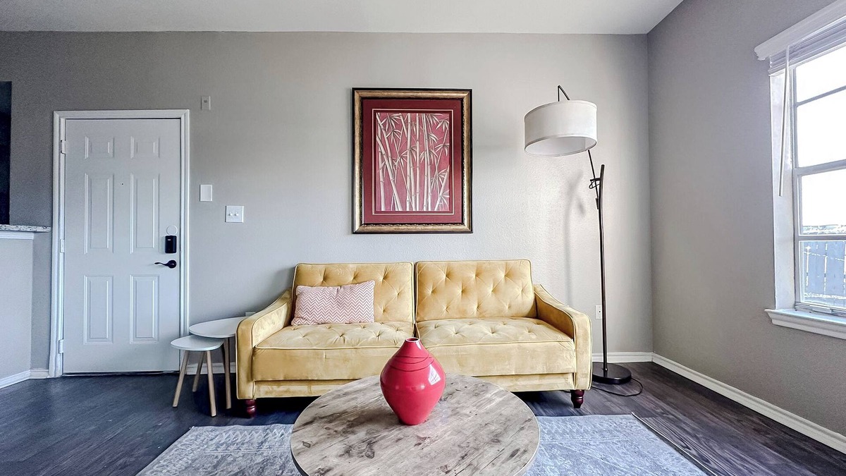 South Side Apartment | New to Vrbo Sleepover Beautiful 1BD/1BA + Gym - Corpus Christi