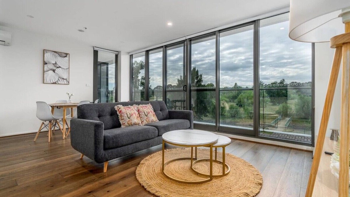 Phillip Apartment | New to VRBO: Stylish 2BR Apt | 5 mins to Canberra Hospital!