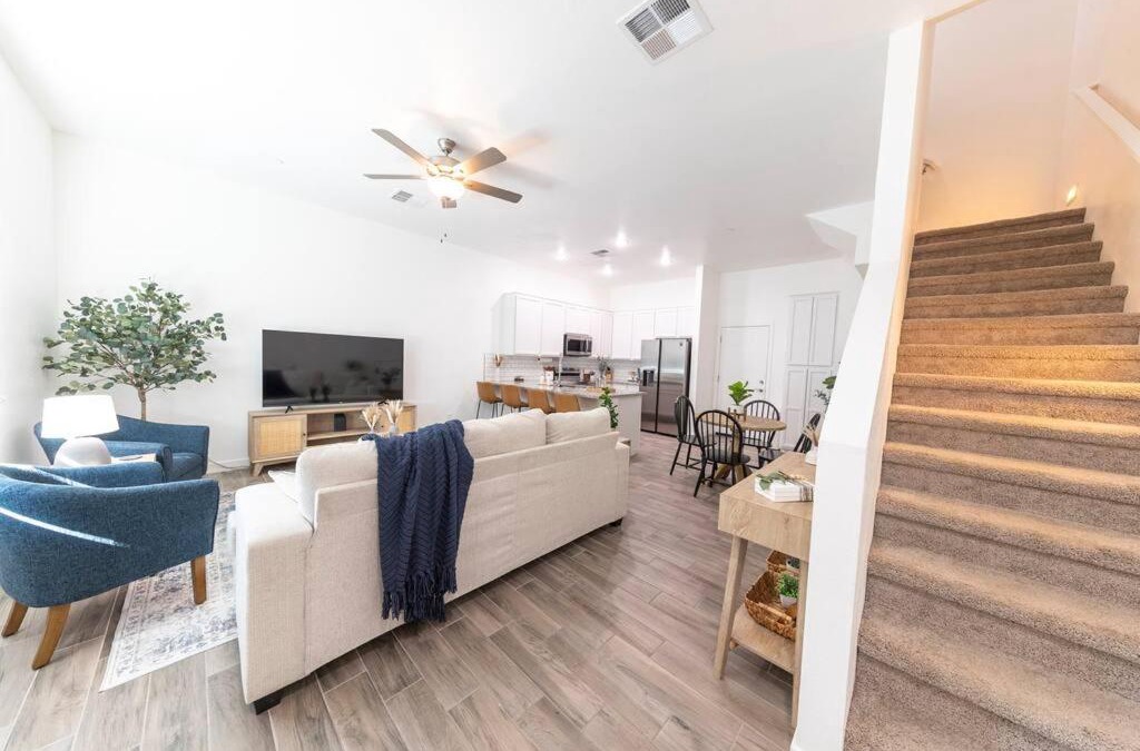 Mesa Villa | New! Townhome Hideaway w/ Popcorn Machine Sleeps 6