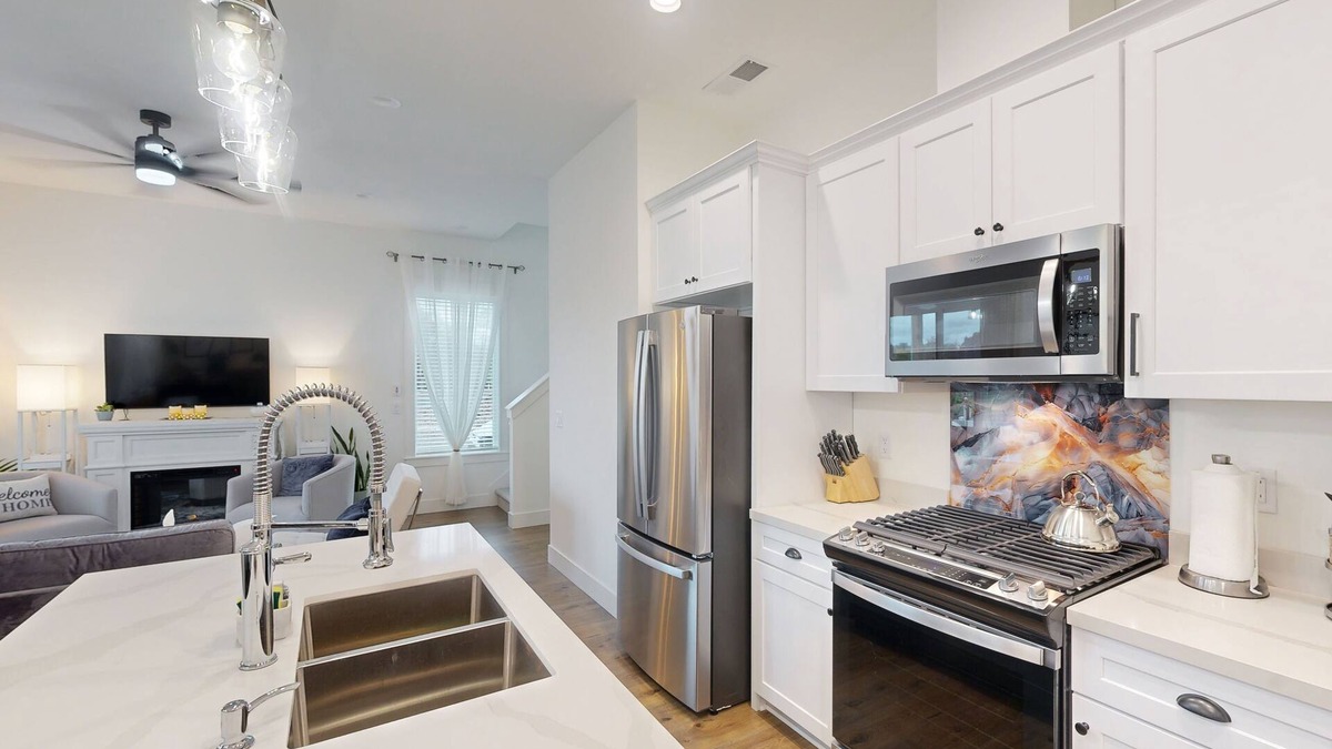 Eagle Point House | New townhome next to Eagle Point Golf Course, with grill, patio, and WiFi