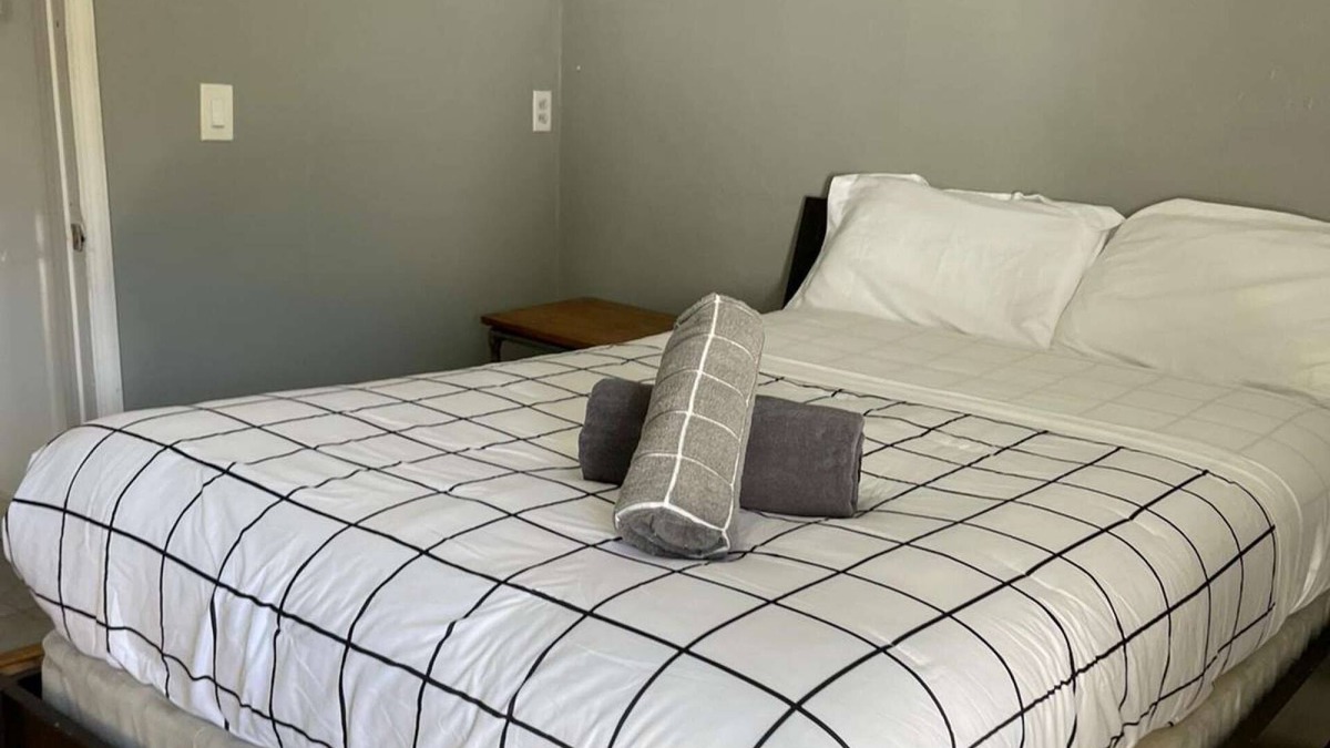 Wynwood Art District Condo | ✨New, Trendy, Cool Wynwood Flat-12