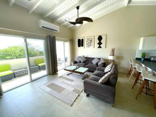Beacon Hill Villa | New* Tropical Modern Townhouse in SXM
