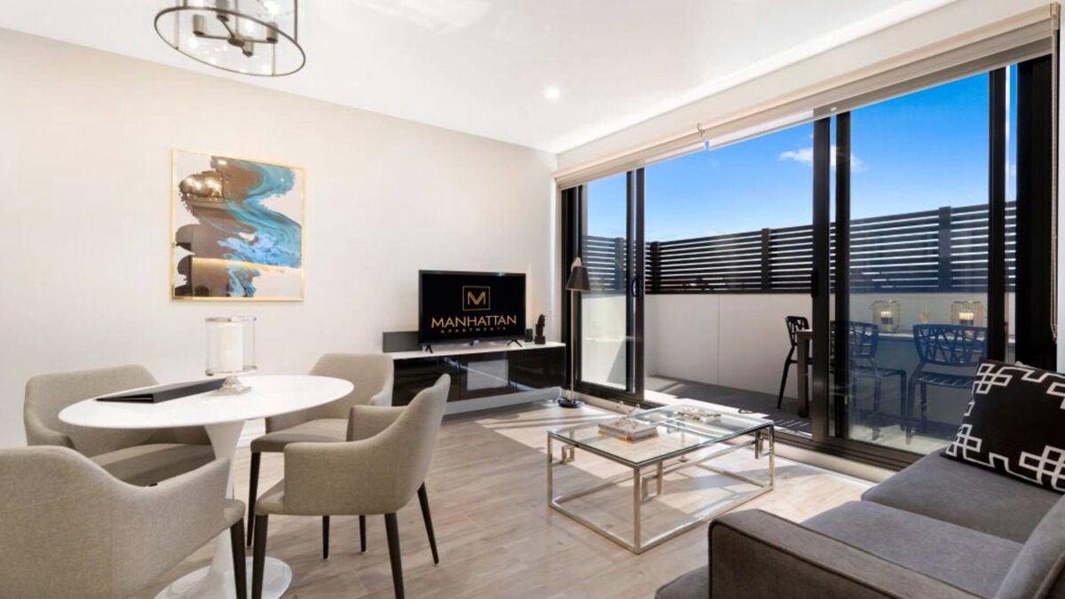 Glen Iris Apartment | NEW! Two Bedroom Deluxe at Manhattan Apts Glen Iris
