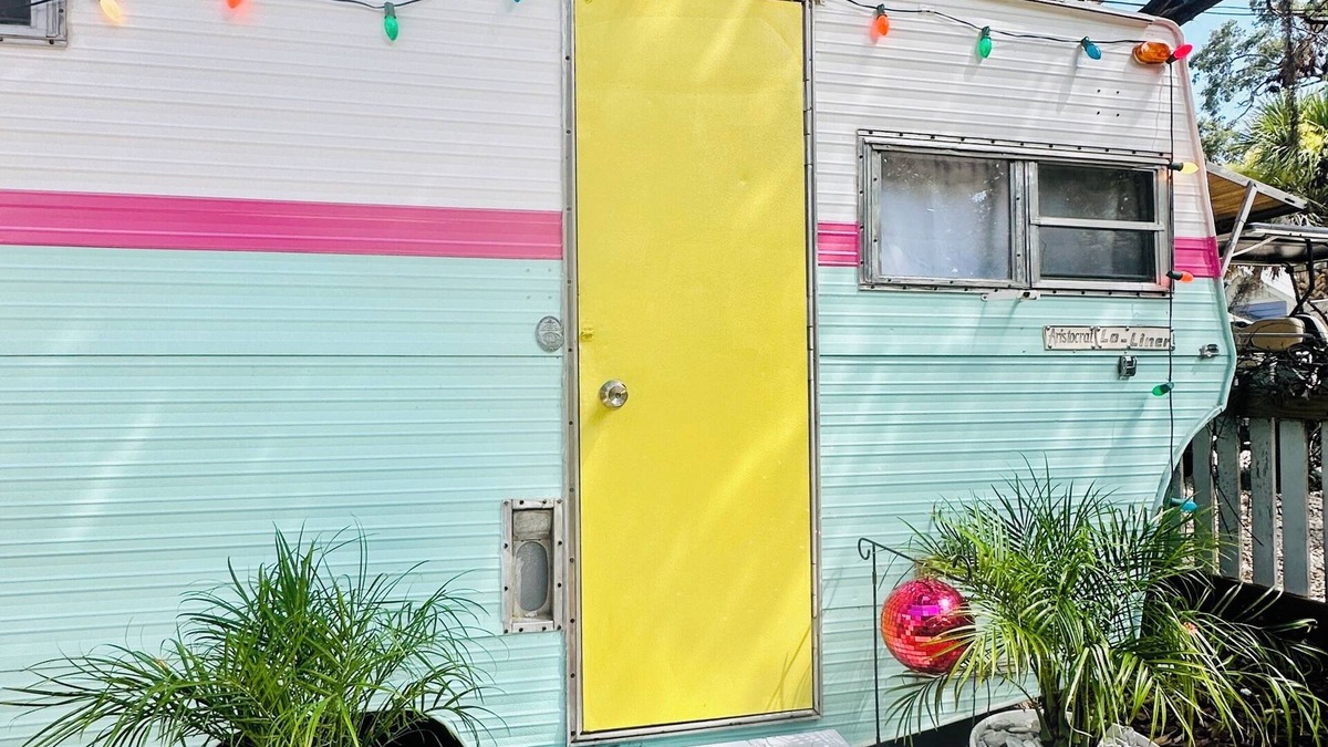 Tybee Island Cottage | NEW! Tybee’s Happy Glamper: POOL + FREE Bikes & Golf Cart + Stroll to Beach