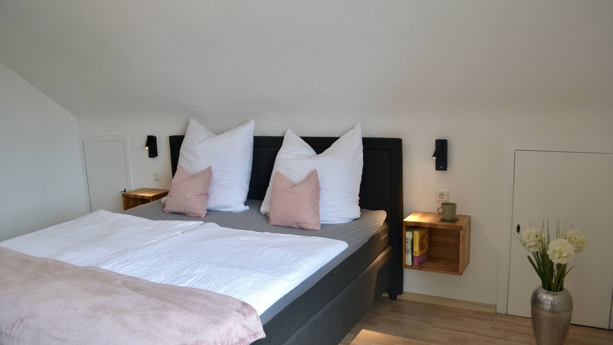 Unteruhldingen Apartment | New! Uhldinger Seestern - lovingly furnished holiday apartment near the marina