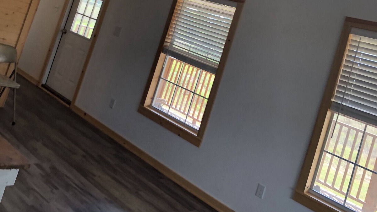New Ulm Cabin | New Ulm Country Cottage /Spacious Tiny home