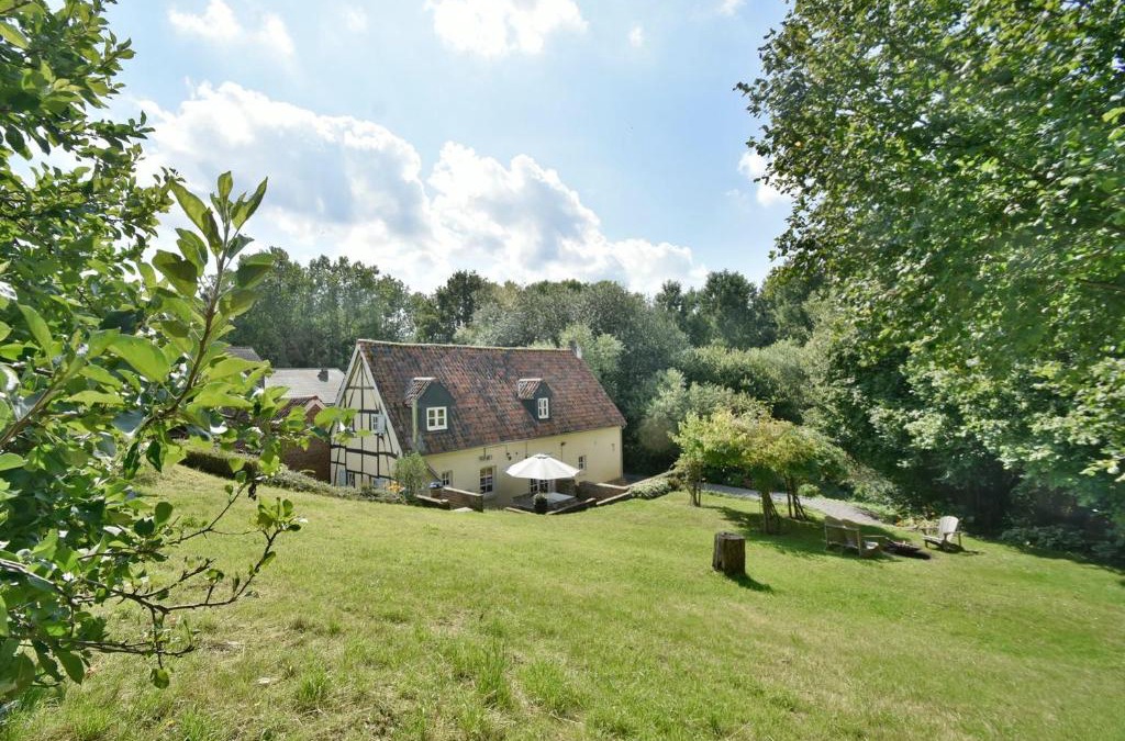 Vaar Henis Villa | NEW! Unieke vakantiewoning in bosrijke omgeving