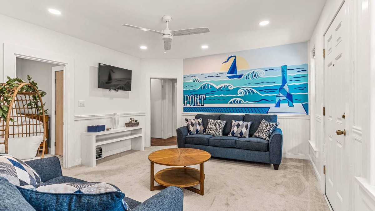 Port Washington Apartment | NEW Unique Design Fully Loaded Kitchen
