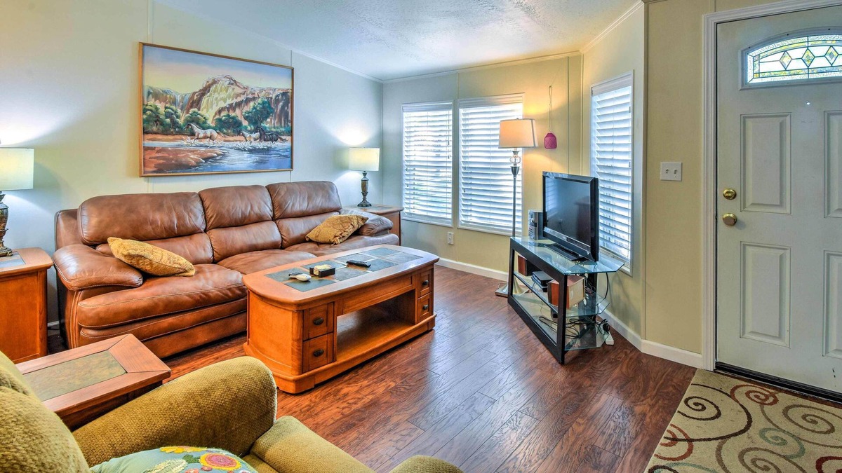 Chiloquin House | NEW! Updated Chiloquin Home w/ Dock on Agency Lake