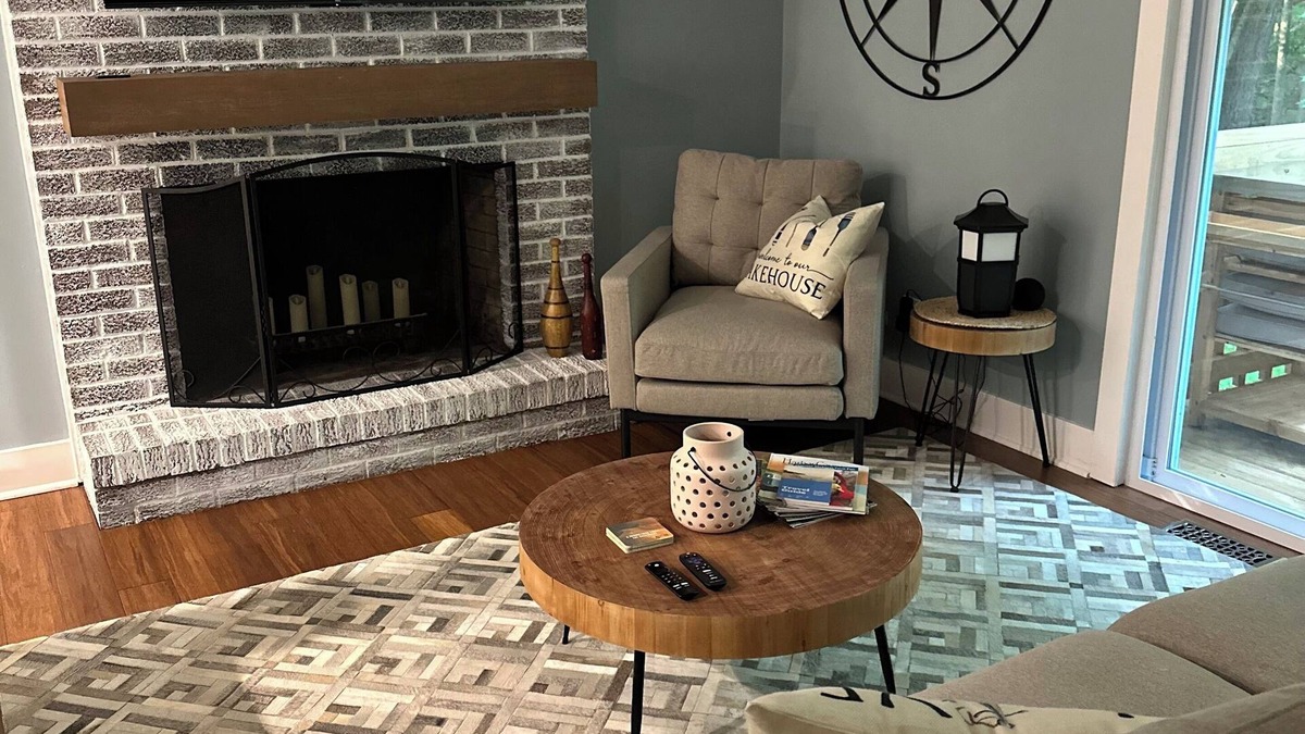 Union Pier Cottage | New! Updated cottage tucked away in a wooded area, close to everything