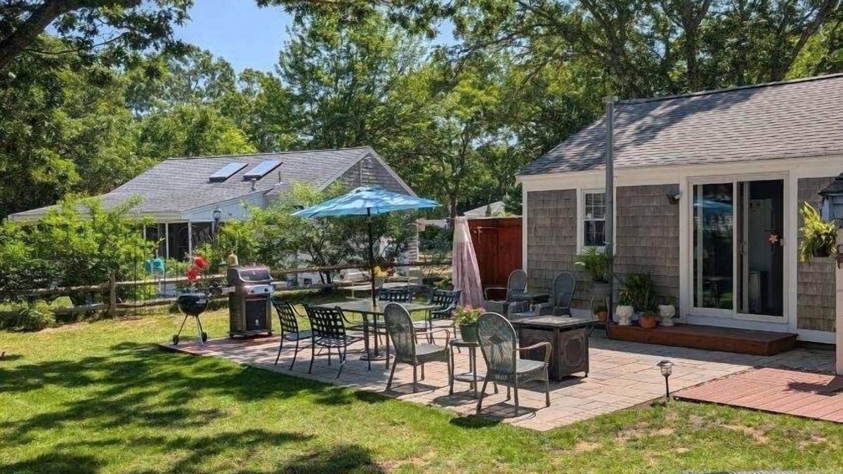 West Dennis Cottage | New updates! Relaxing cottage, Walk to Beach 10 min. to South Village Beach ποΈ