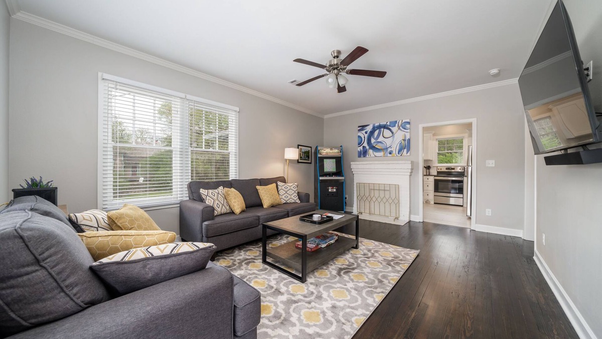 Hot Springs Cottage | NEW! UPTOWN Cottages - 2bed/1bath-new furnishings!