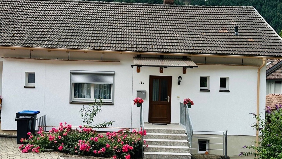 Untermunstertal House | NEW! Vacation apartment "Schwarzwaldblick2" 65sqm with balcony 2-4pers.+baby crib