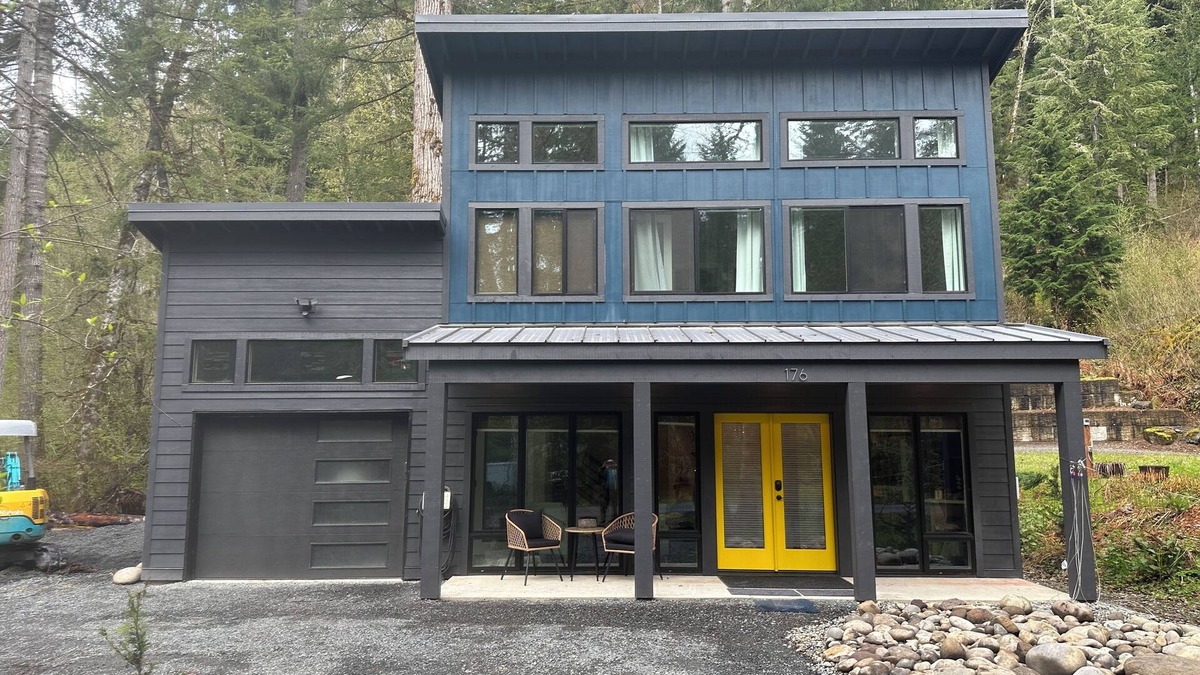 Paradise Estates House | New Vacation Home near Mt Rainier. We now have Wi-Fi. We do not allow pets.