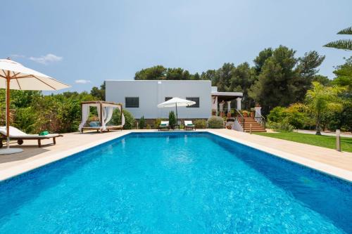 Santa Gertrudis Villa | New! Villa Can Curreu III - Santa Gertrudis