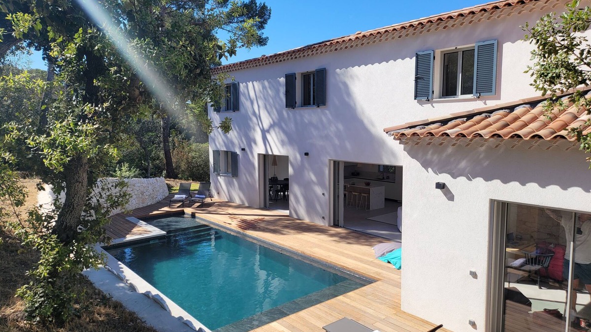 Le Brusc Villa | NEW VILLA in Le Brusc - Six Fours les Plages - swimming pool, 8 people, 5 bedrooms