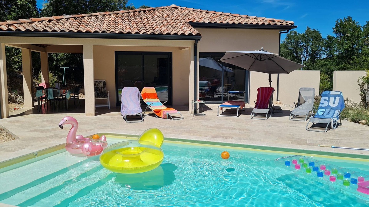 Barjac Villa | New villa with air conditioning, WiFi and private pool in Barjac