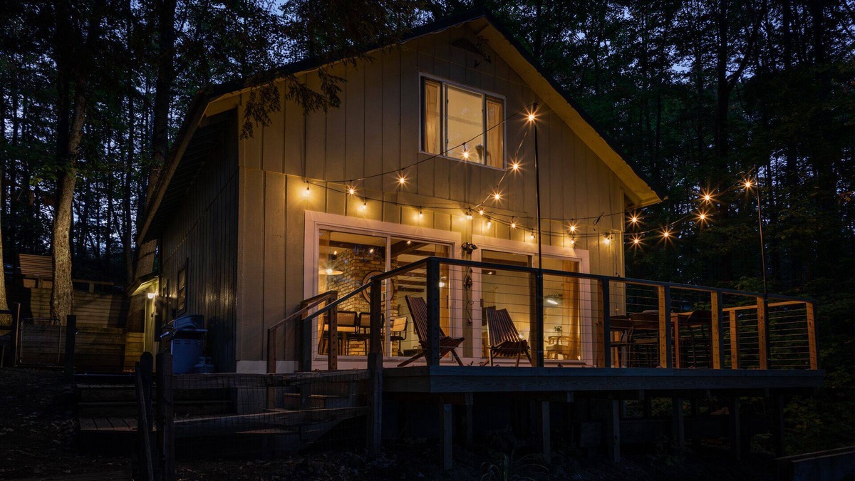 Lake Arrowhead Cottage | *New* Waterfront Cottage w/Hot Tub & Private Dock