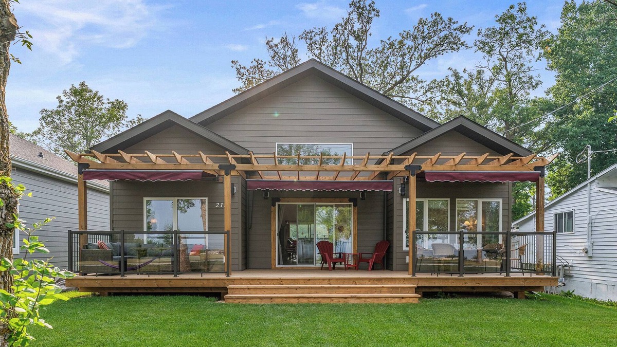 Dunnottar Cabin | New Waterfront Luxury Cabin on Lake Winnipeg