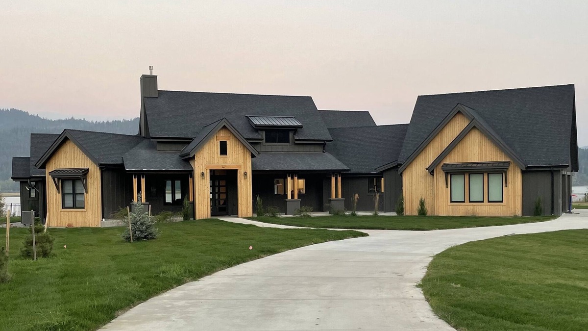 Sandpoint House | NEW waterfront luxury estate with private dock