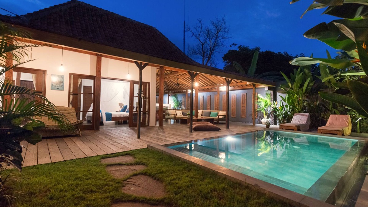 Berawa Villa | New wooden villa joglo in Canggu