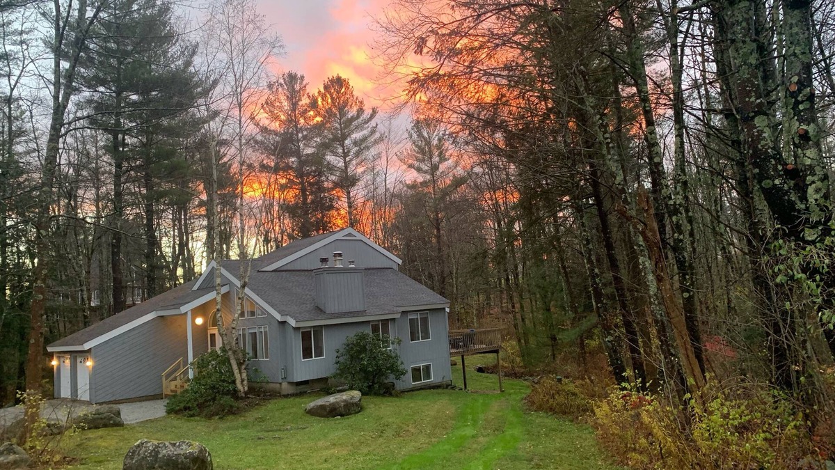 Goshen House | NEW! Woodridge Lake Gem! Sunny, spacious, recently updated contemporary home
