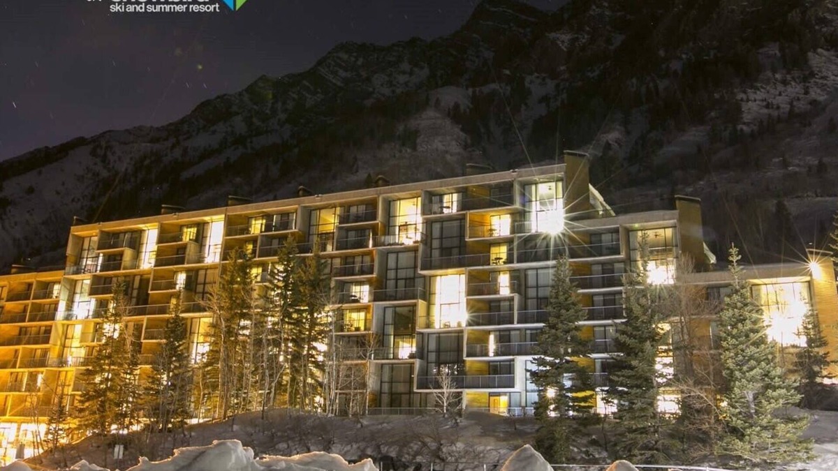 Salt Lake Mountain Resorts Cabin | New Year's at Iron Blosam Lodge, Snowbird December 31, 2022 to January 7, 2023