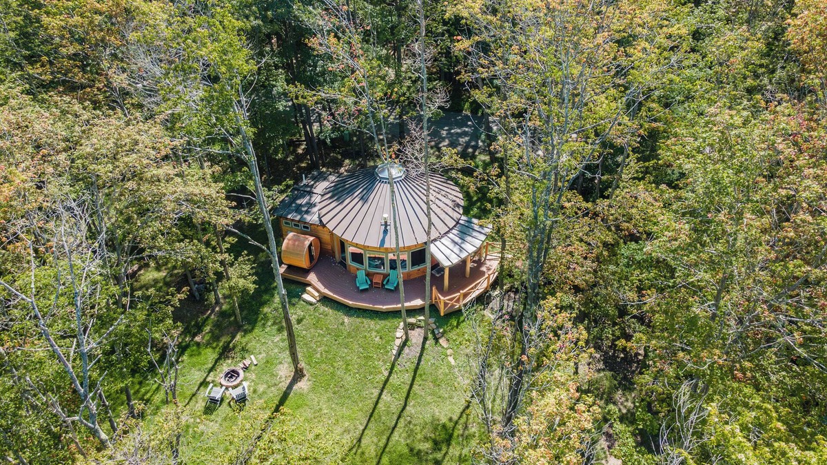 Thayerville Cabin | New! Yellowstone Yurt: Lake Area, Gas Fireplace, Sauna!