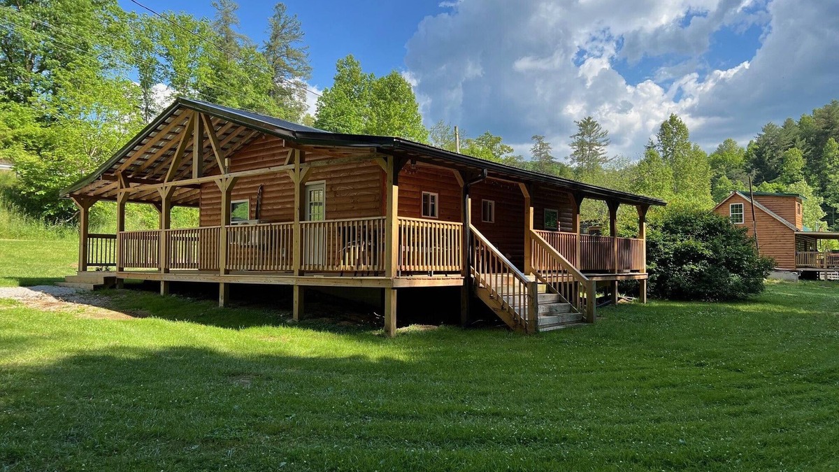 Campton Cabin | New! Yogi's Get Away in Red River Gorge- Big Yard.