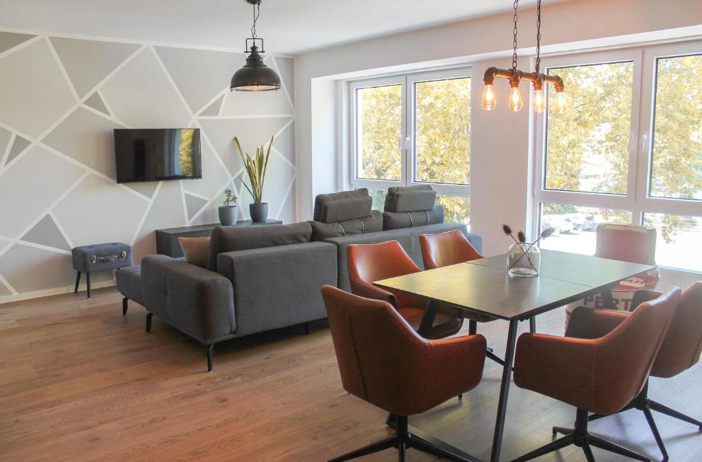 Rauental Apartment | New York Apartment - für Freunde & Familien, stadtnah, Parkplatz, E-Ladestation, Gitterbox für Fahrräder, Fitnessstudio, digitale Gästemappe mit Restaurant- und Unternehmenstipps