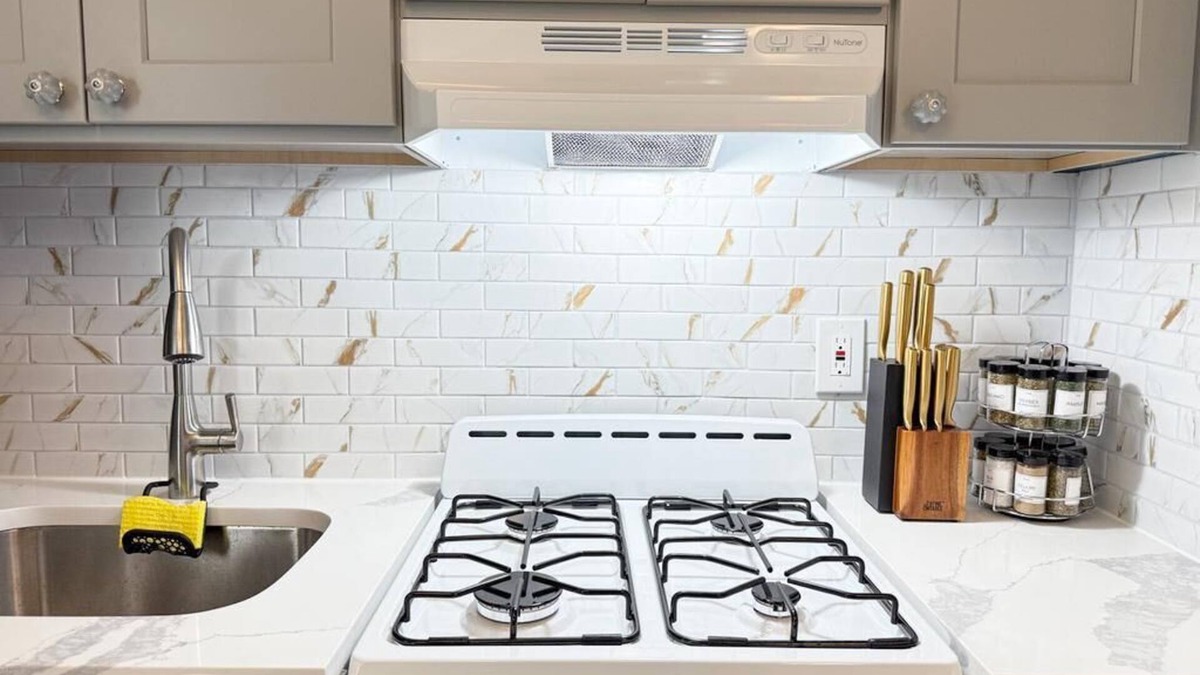 Union City Apartment | New York City Dreams - 10 Mins