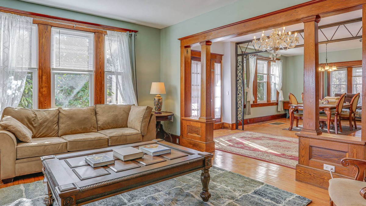 Cuddebackville House | New York Getaway Near Neversink River & Hiking